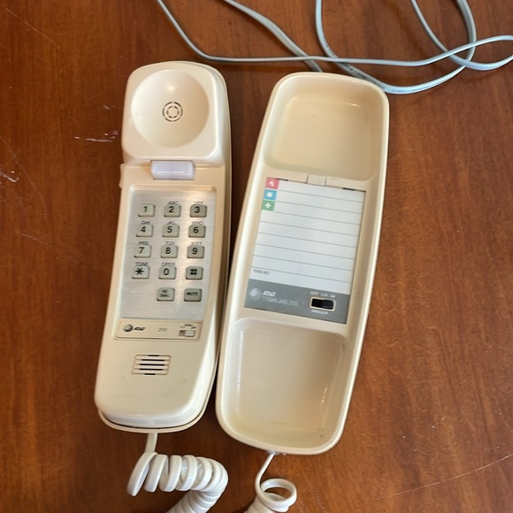 Vintage AT&T Slim Line Push Button Cream Corded Landline Phone - Picture 3 of 4